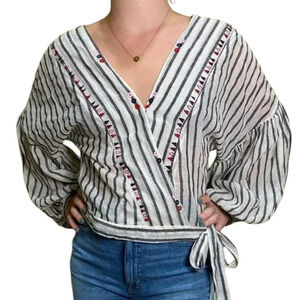 EN CREME boutique Embroidered Wrap Crop Top with Balloon Sleeves - large